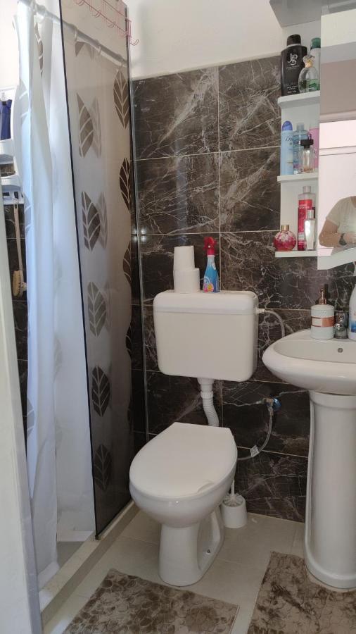 Apartament Guest'S House "Lindi&Roni" Ulcinj Zewnętrze zdjęcie